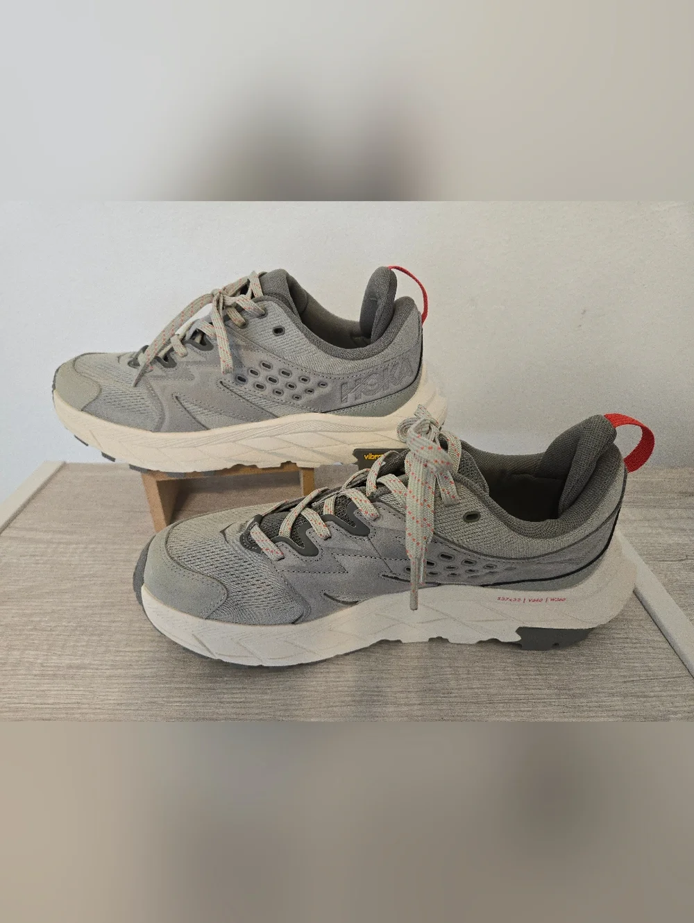 Hoka ONE ONE Hiking Trekking Shoes Vibram Mens 9 Sneakers Outdoors